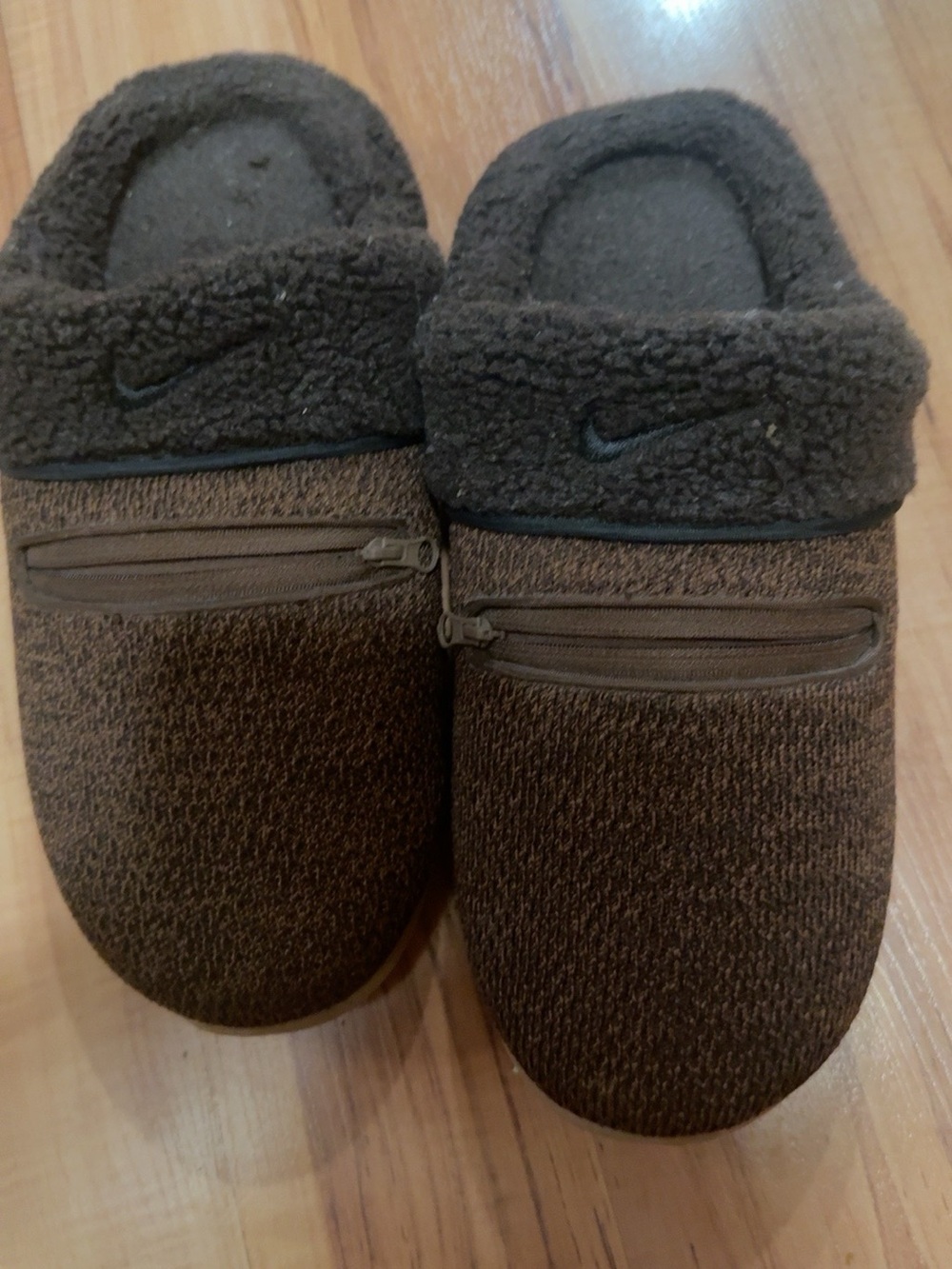Nike Kids Brown Sherpa-Lined Slip-On Slippers with Front Zip
